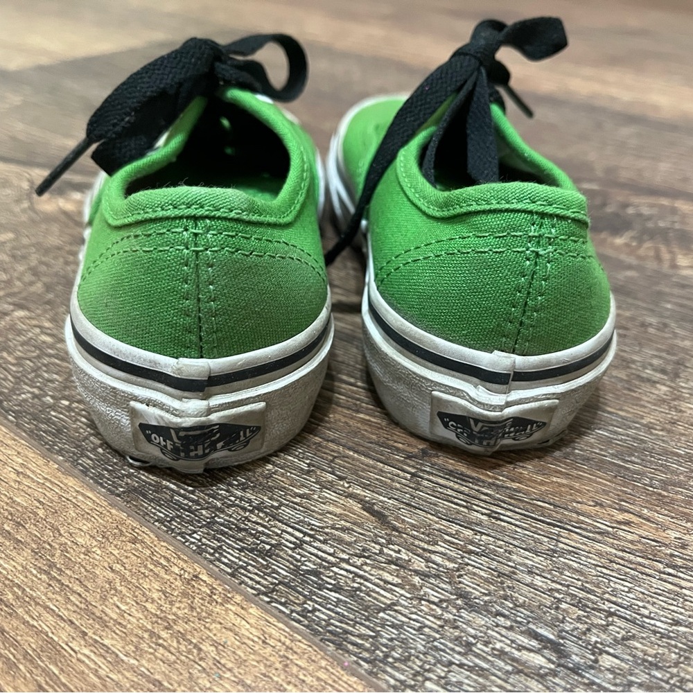 Vans Green Sneakers with Black Laces and White Soles - Picture 4 of 7